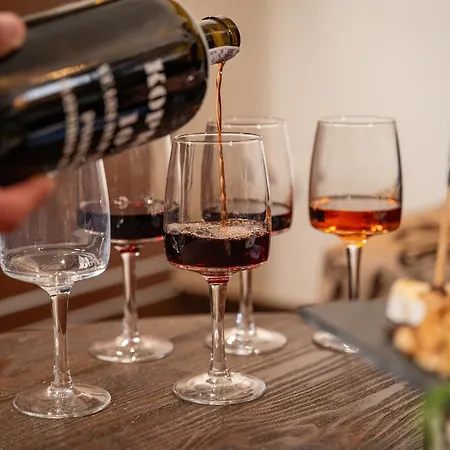 Opus One Luxury Guest House & Wine 4* Faro